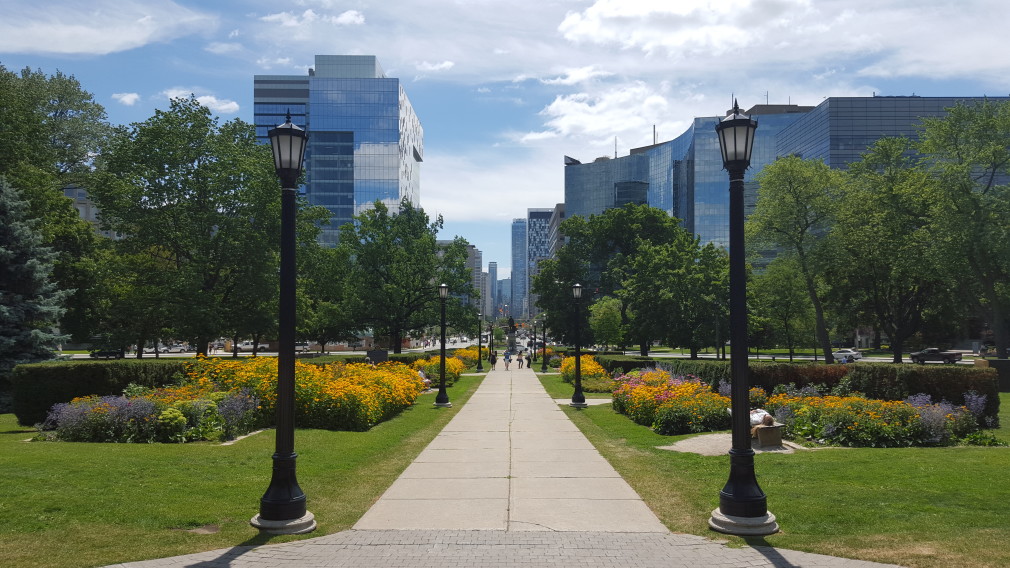 Blick auf die University Avenue, Toronto