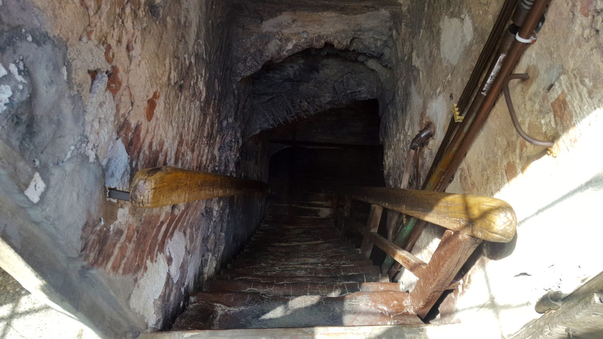 Ganz schön eng: Der Treppenaufgang im Torre Asinelli