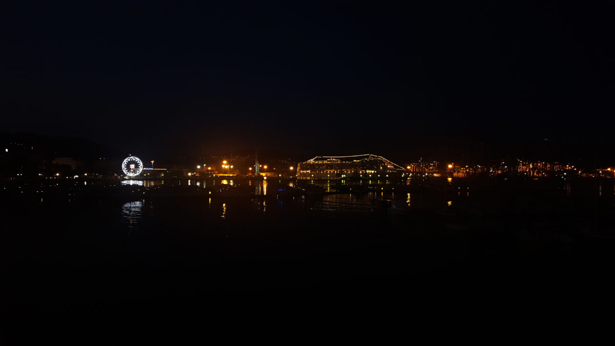 La Spezias Hafen bei Nacht