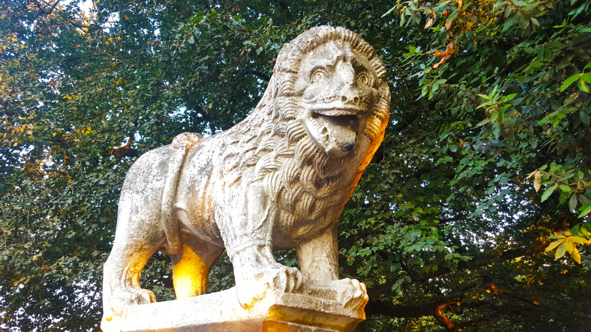 Löwenskulptur in Lucca