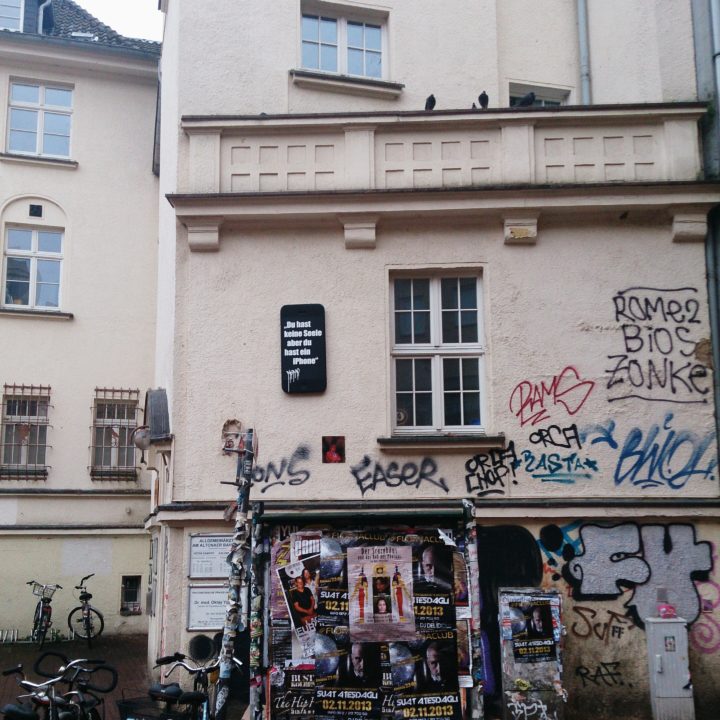 Hamburg – Streetart „Du hast keine Seele, aber du hast ein iPhone“